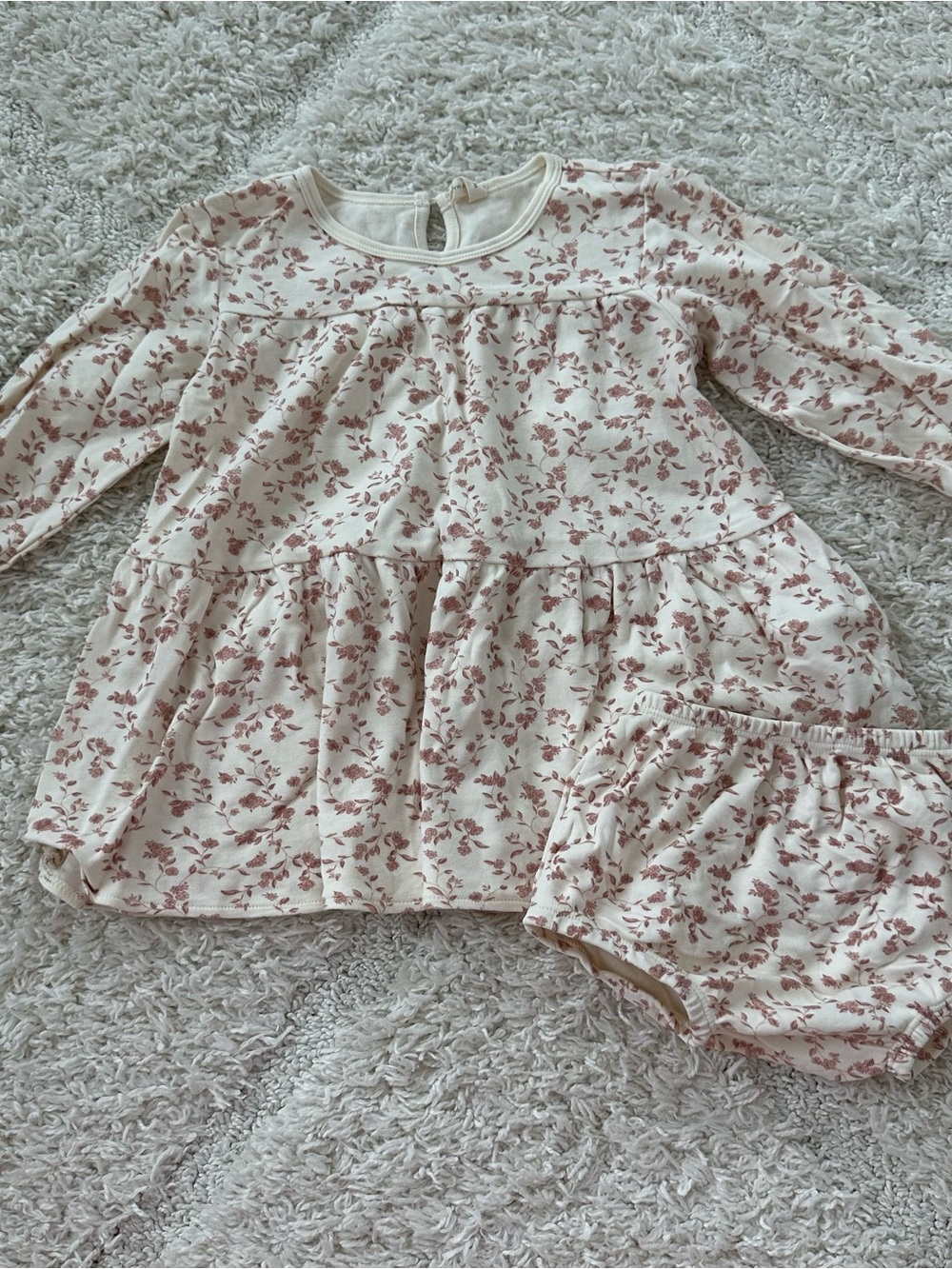 Quincy Mae Tiered Jersey Dress || French Garden